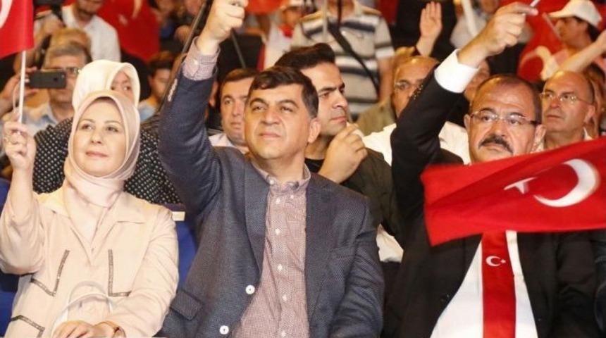 Fadıloğlu Milli İradeye Sahip &Ccedil;ıkanlara Teşekk&uuml;r Etti