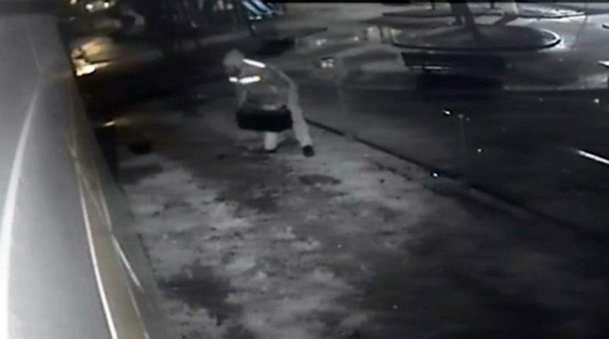 (&ouml;zel) Telekom &Ccedil;alışanı S&uuml;s&uuml; Veren Ak&uuml; Hırsızı Su&ccedil;&uuml;st&uuml; Yakalandı