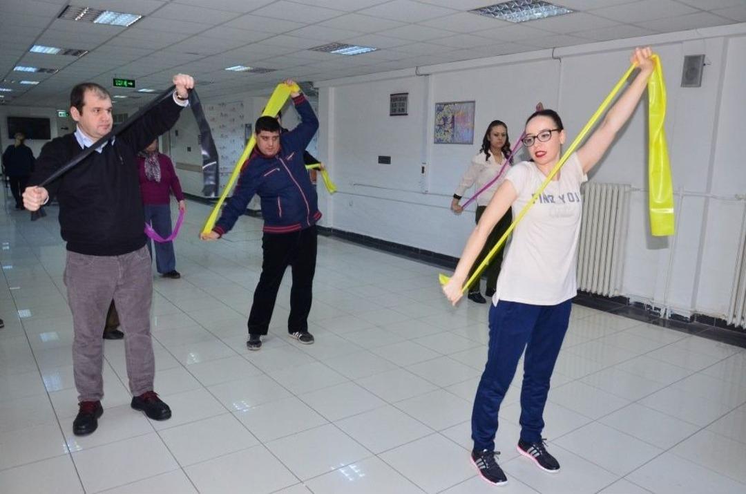 (&ouml;zel Haber) Psikiyatri Hastaları Sabah Sporu Ve Dansla Stres Atıyor