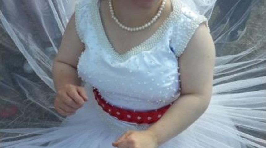 Down Sendromlu Kıza Damatsız D&uuml;ğ&uuml;n