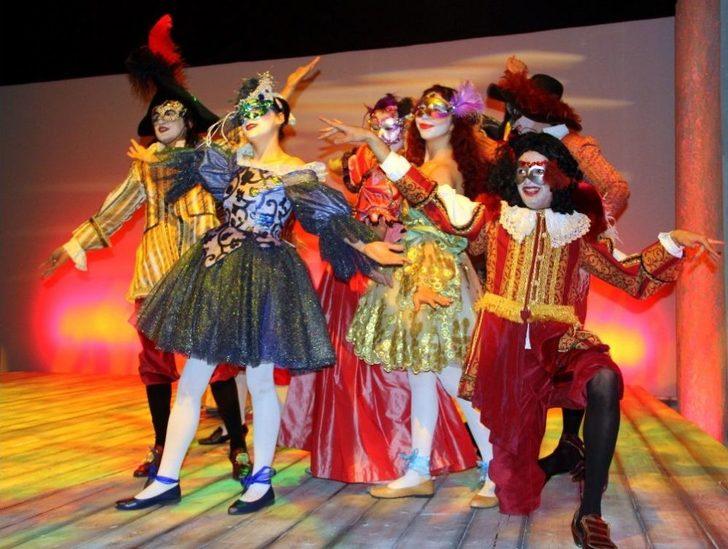 Erzurum Devlet Tiyatrosu "mösyö De Pourceaugnac" Adlı Oyunla Sezonu Açacak G1