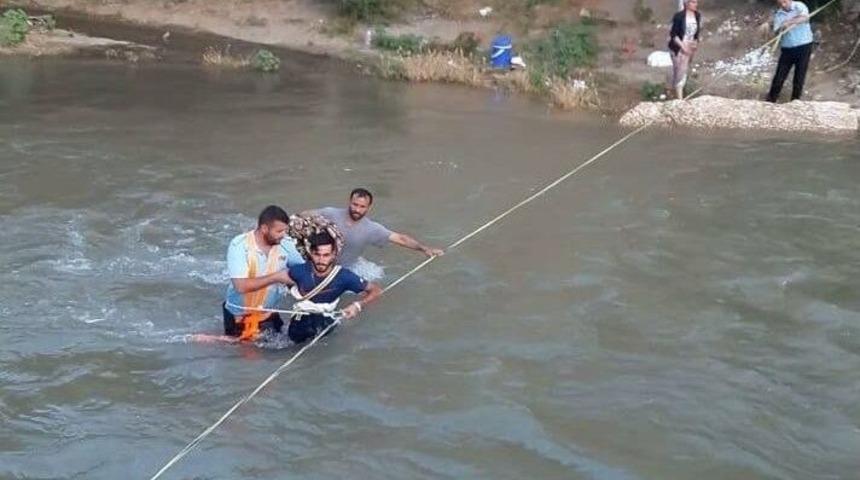 Piknik&ccedil;iler Y&uuml;kselen &Ccedil;ay Suyunda Mahsur Kaldı