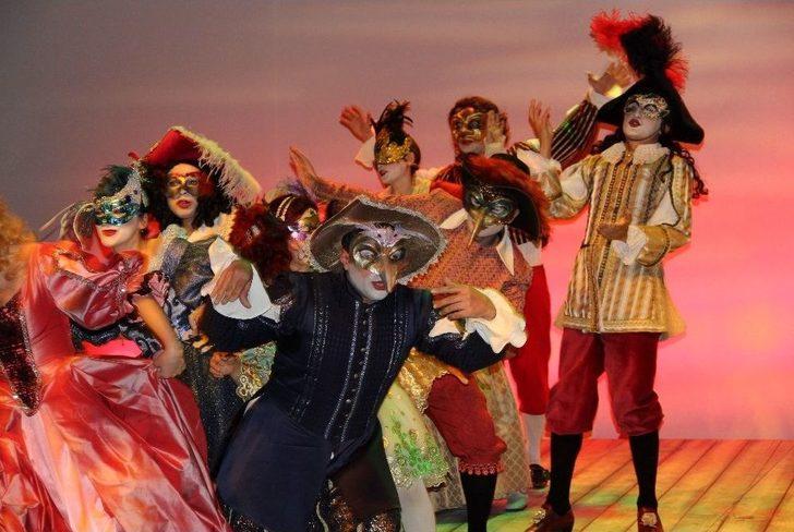 Erzurum Devlet Tiyatrosu "mösyö De Pourceaugnac" Adlı Oyunla Sezonu Açacak G4