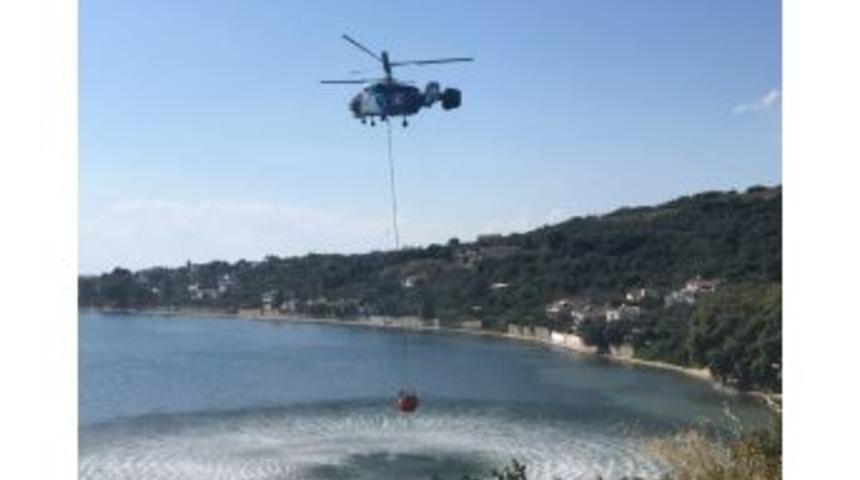 Balıkesir&rsquo;de Yol Kenarında Başlayan Yangın Ormanlık Alana Ge&ccedil;ti