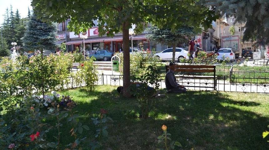 Aşırı Sıcaklar İnsanları Bunalttı