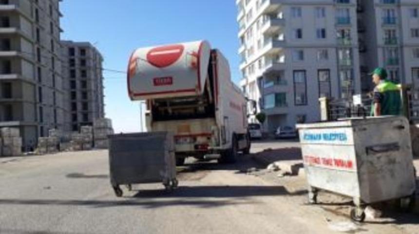 Adıyaman&rsquo;da &Ccedil;&ouml;p Konteynırları G&uuml;nl&uuml;k Temizleniyor