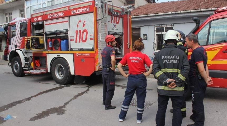 Yaşlı Kadının Yaşadığı Evde Çıkan Yangın Korkuttu