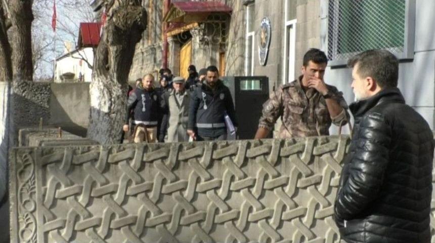 Kars’ta Cinayet Zanlıları Adliyeye Sevk Edildi