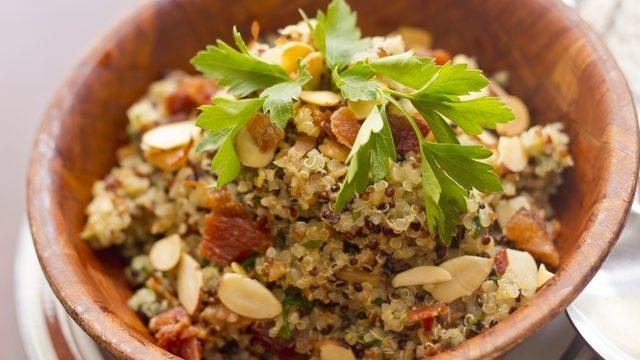 Kinoalı Bademli Salata