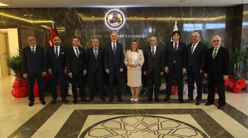 Ticaret Bakanı Pekcan, İto Heyetini Kabul Etti