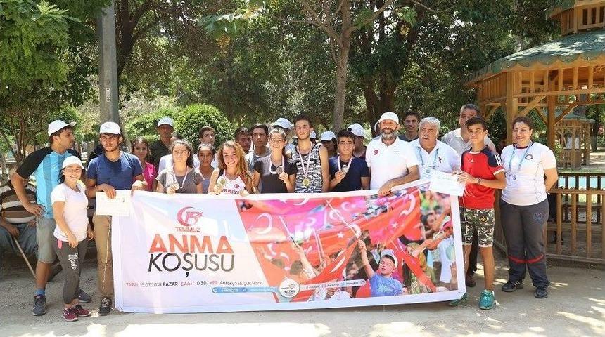 Hataylı Sporcular Şehitler İ&ccedil;in Koştu