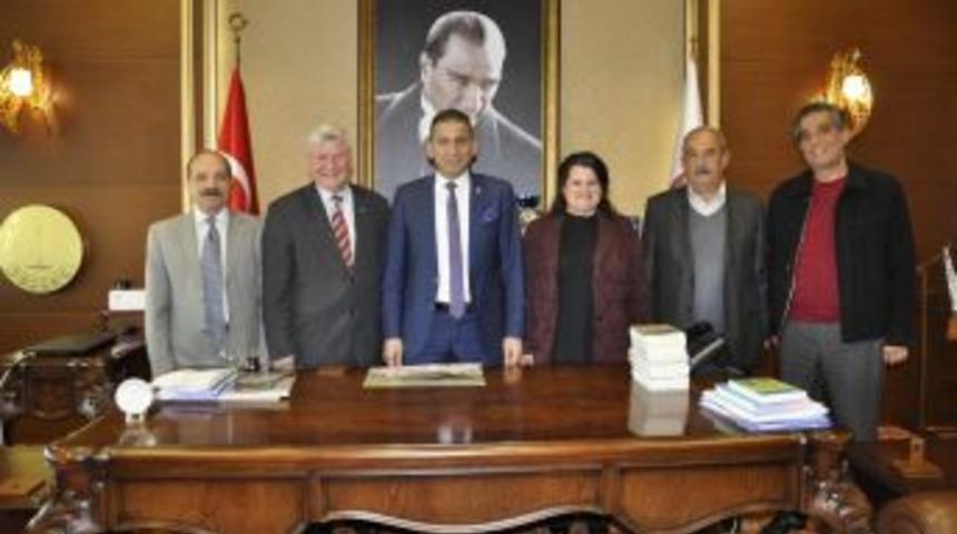 Mersin Yazarlar Derneği&rsquo;nden Baro K&uuml;t&uuml;phanesine Kitap Desteği