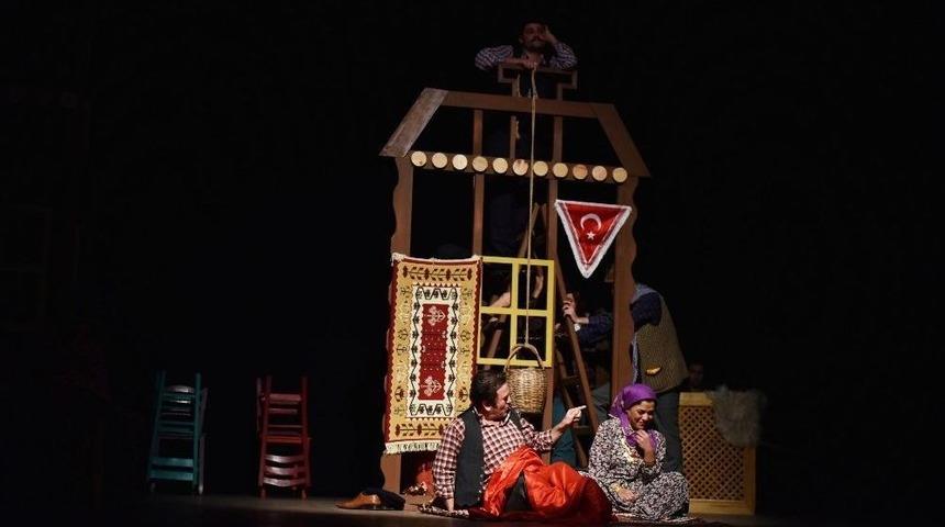 &lsquo;d&uuml;ğ&uuml;n Evi Oyun Evi&rsquo; Tiyatro Severleri Buluşturdu