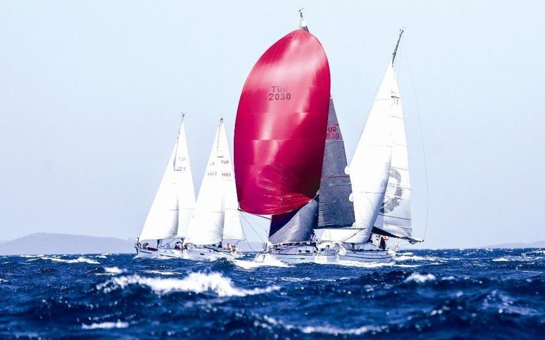 &Ccedil;eşme&rsquo;de Yelken Yarışları Bu Yılda Nefes Kesecek