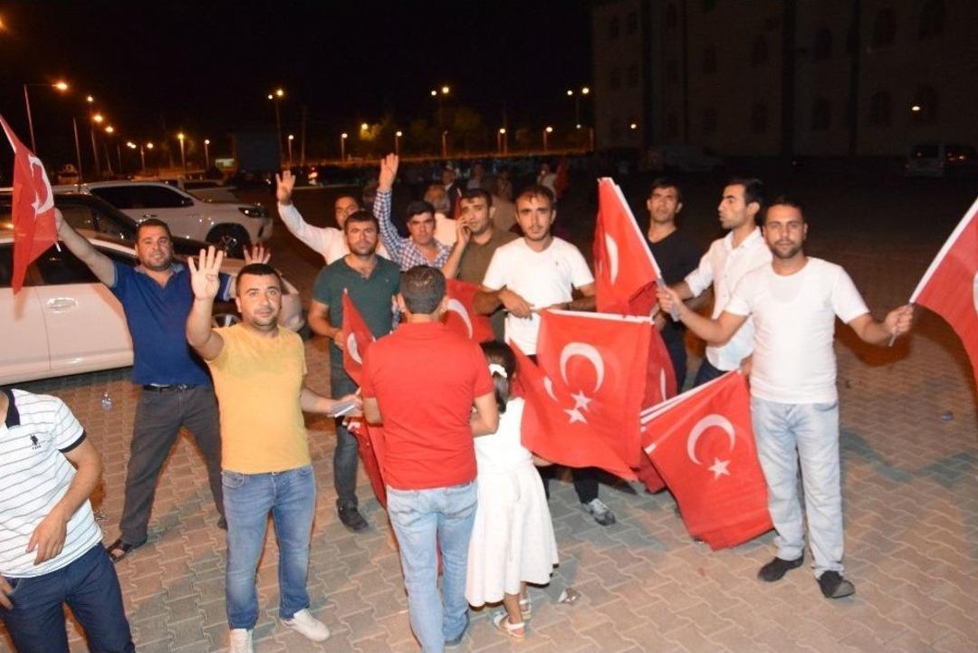 Viranşehir&rsquo;de Binler 15 Temmuz İ&ccedil;in Tek Y&uuml;rek Oldu