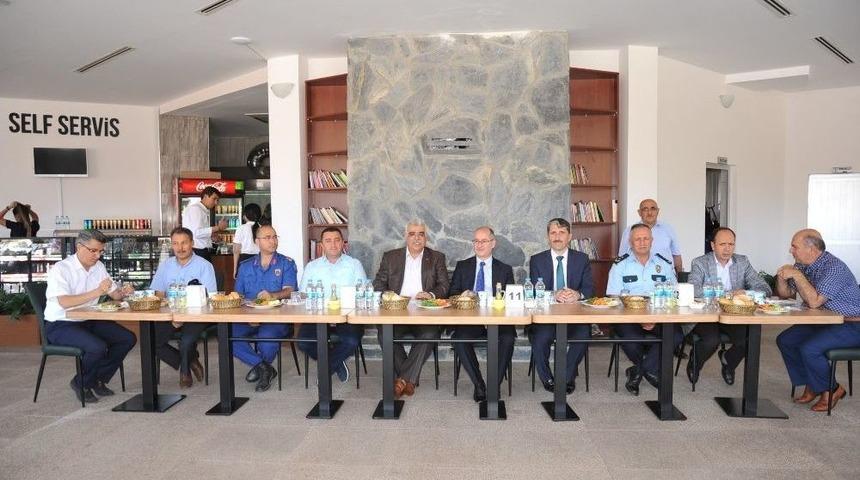 Trabzon’a Atanan Bozüyük İlçe Müftüsü Selami Bağcı’ya Veda Yemeği