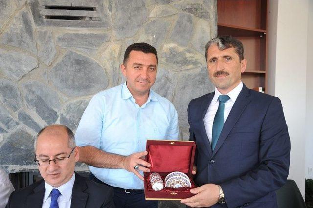 Trabzon’a Atanan Bozüyük İlçe Müftüsü Selami Bağcı’ya Veda Yemeği