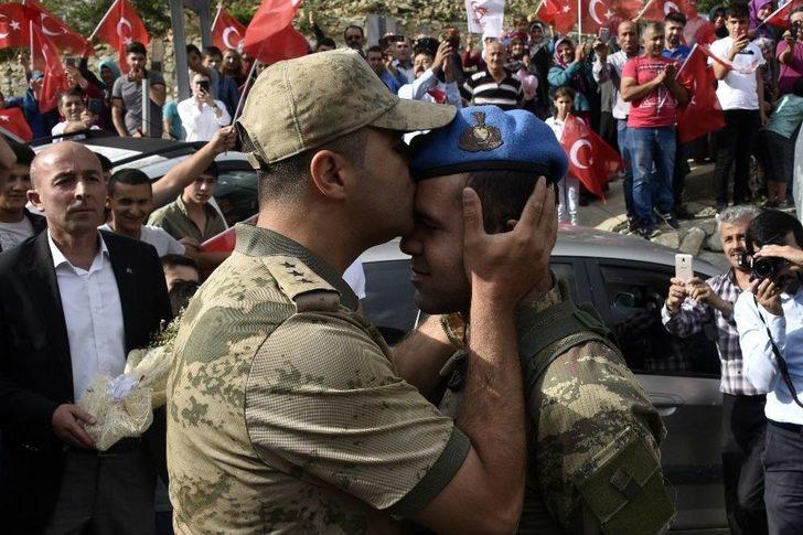 Kahramanlar Kürtün’de Güllerle, Dualarla Karşılandı G2