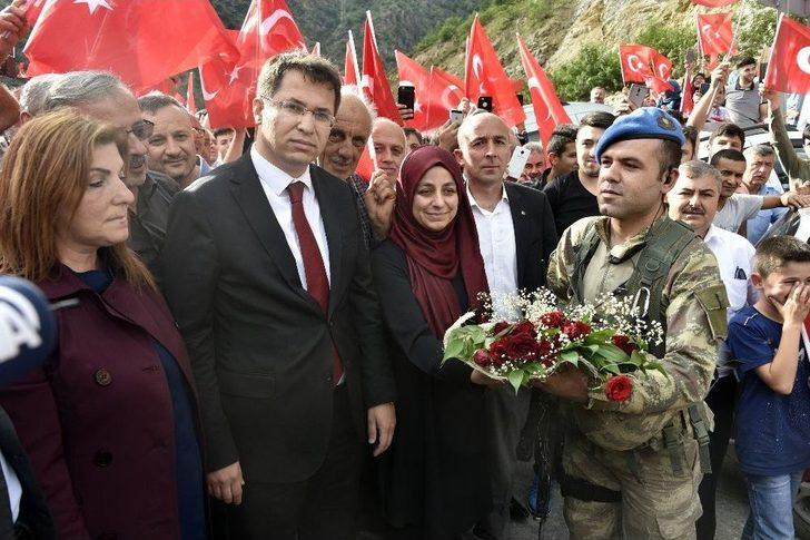 Kahramanlar Kürtün’de Güllerle, Dualarla Karşılandı G5