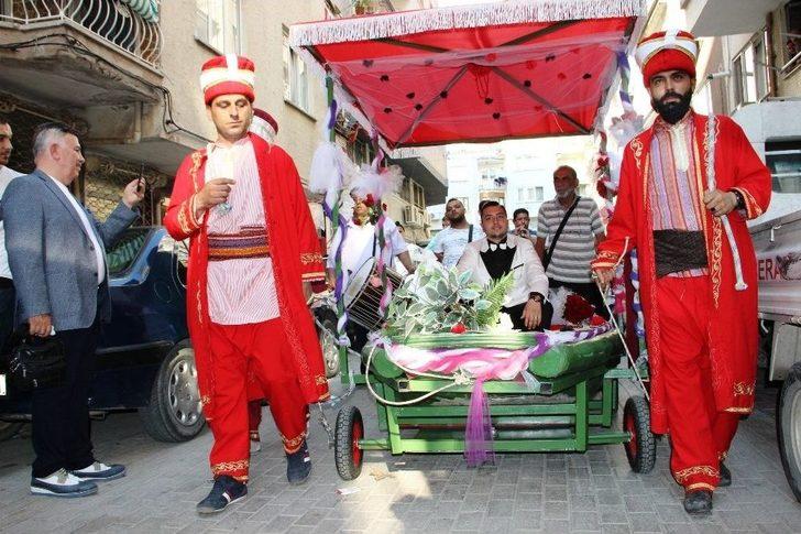 Denizi Olmayan Manisa’da Gelini Kayıkla Aldı G2