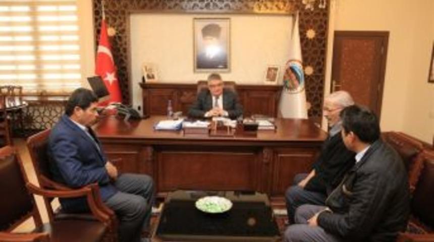 Vali Pekmez Halk Gününde Vatandaşlarla Buluştu