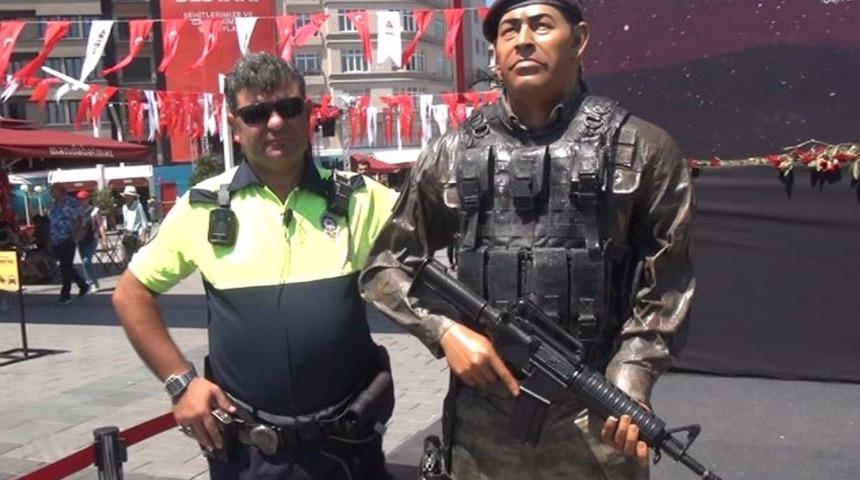 (&ouml;zel) Taksim Meydanı&rsquo;nda Duygulandıran Anlar