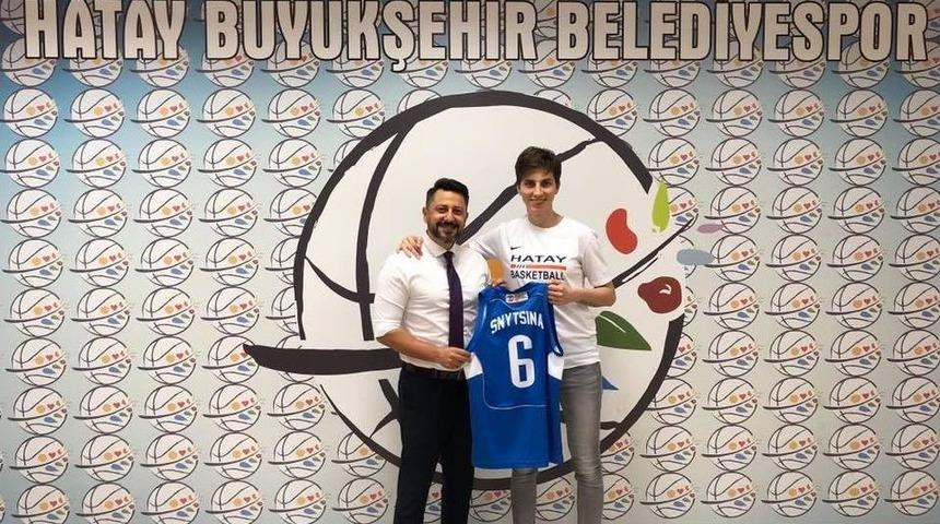 Hatay B&uuml;y&uuml;kşehir Belediyesi, Snytsina İle 1 Yıllık S&ouml;zleşme İmzaladı