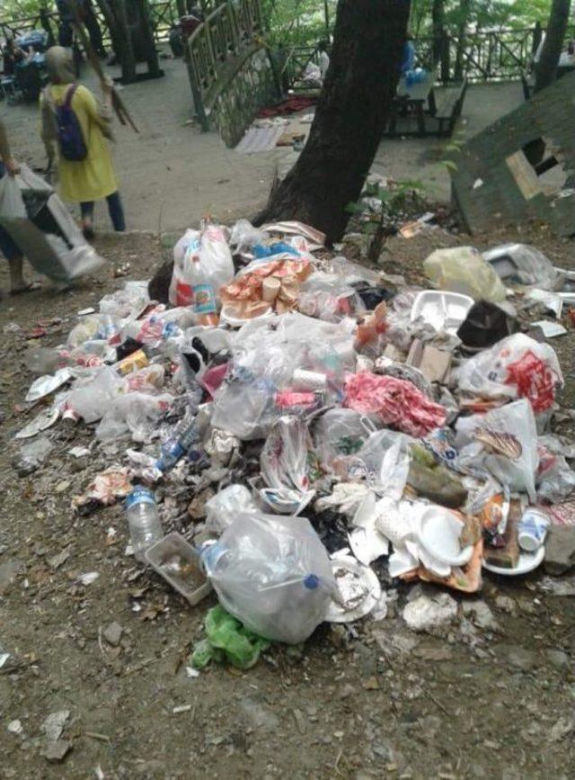 Doğa Harikası Şelaleyi Çöplüğe Çevirdiler 1