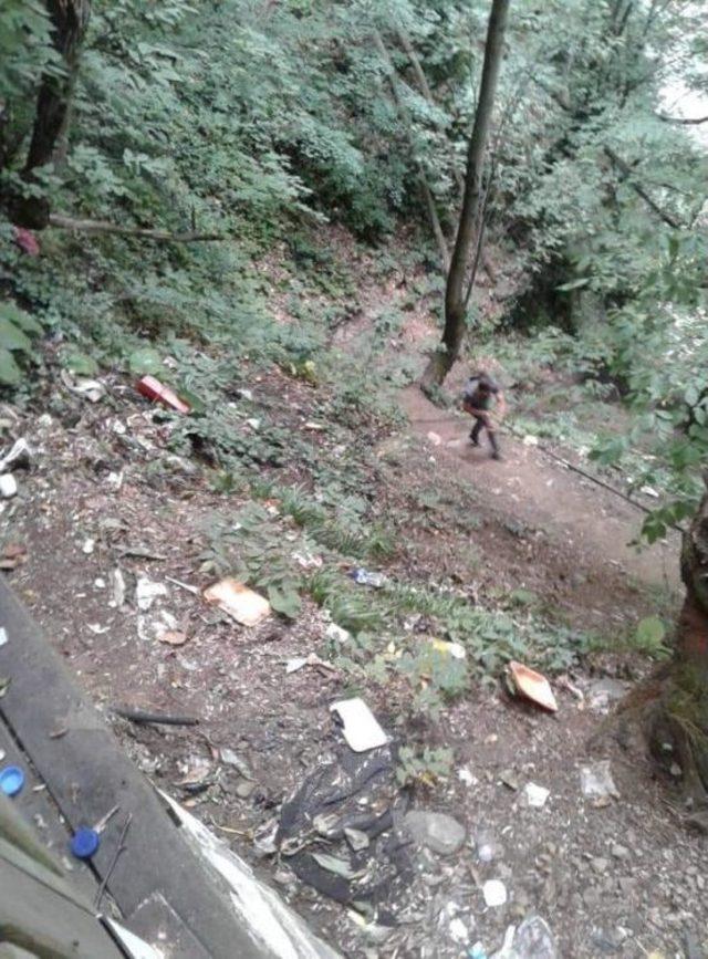 Doğa Harikası Şelaleyi Çöplüğe Çevirdiler 3