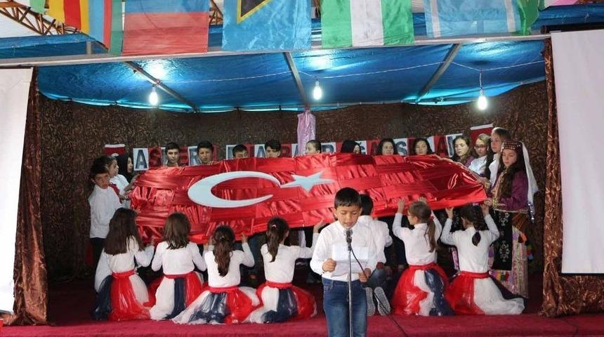 &Ouml;ğrencilerden Mehmet&ccedil;iğe Destek