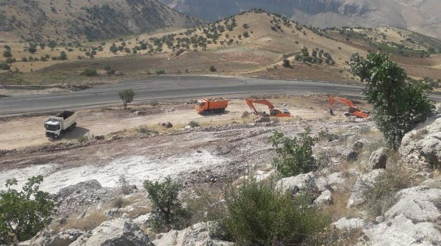 Siirt Eruh Yolunda Yol Yapım &Ccedil;alışmaları Başladı