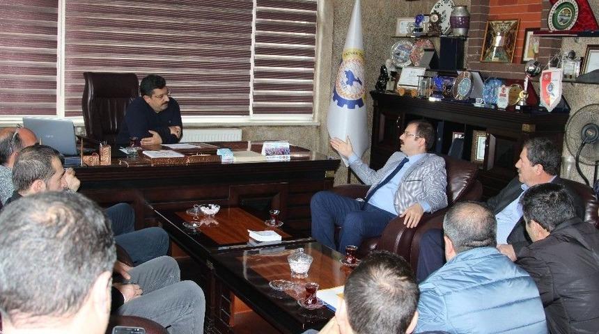 Tatvan&rsquo;da &ldquo;b&ouml;lge Ekonomisi Ve Yatırım Potansiyelleri&rdquo; Ele Alındı