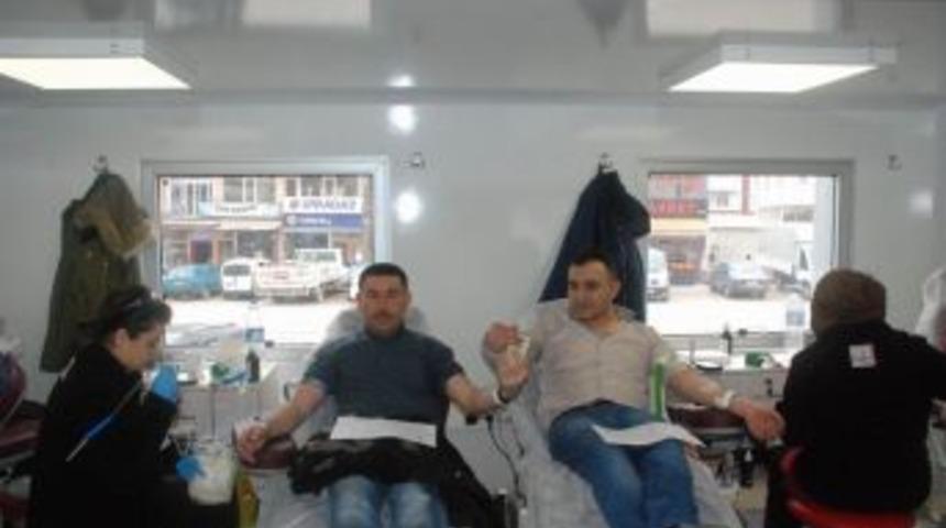 G&uuml;r&uuml;n&rsquo;de Kan Bağışı Kampanyası