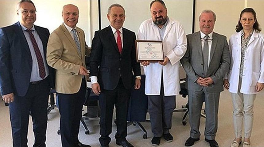 T&uuml;rk Tıbbi Onkoloji Derneği&rsquo;nden Esog&uuml; Tıp Fak&uuml;ltesi&rsquo;ne "yeterlik Belgesi"