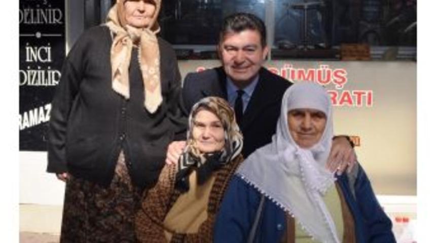 &Uuml;mmet Akın Kadınları Unutmadı