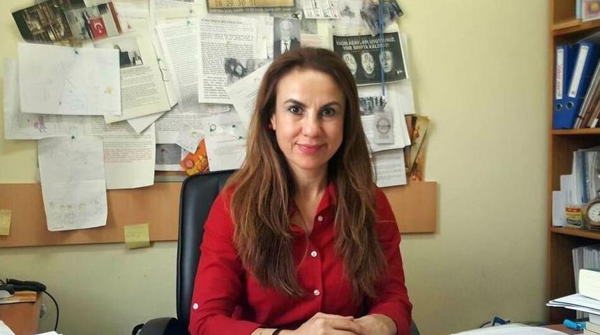 &Uuml;niversite &Ouml;ğrencileri Kadınlar G&uuml;n&uuml; Mesajını İşaret Diliyle Verdi