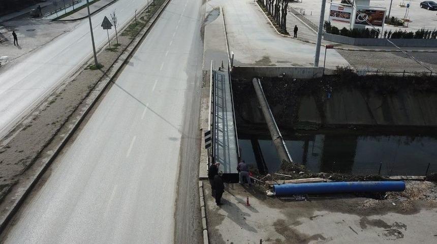 Karaca Deresi &Uuml;zerine Yaya K&ouml;pr&uuml;s&uuml; Yapıldı