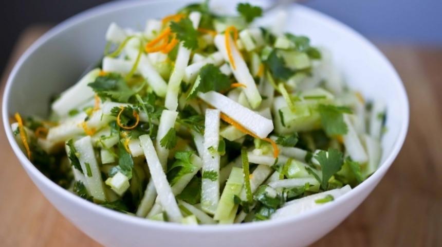 Alabaş Turpu Salatası (Kohlrabi)