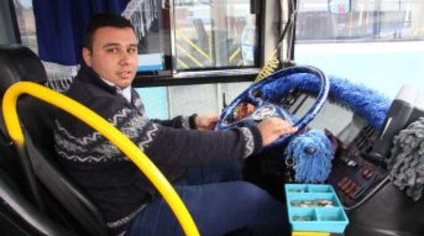 Halk Otob&uuml;s&uuml; Şof&ouml;r&uuml; Fenalaşan &Ouml;ğrenciyi Hastaneye Yetiştirdi