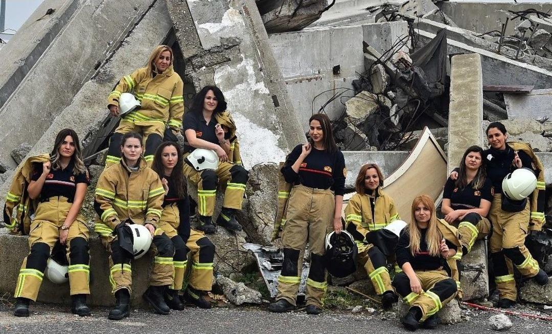 İzmir&rsquo;de Her İşte Kadın Eli Var