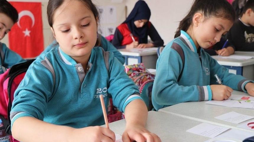 Minik &Ouml;ğrencilerden Mehmet&ccedil;iklere Dualı Mektup