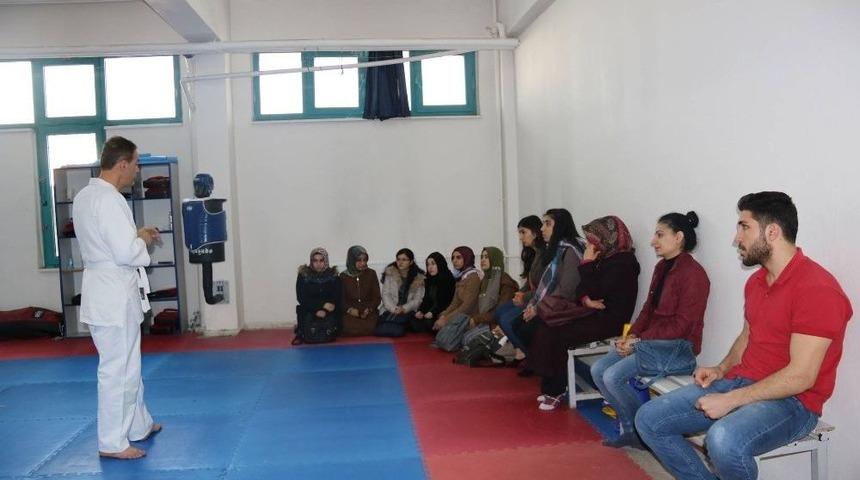İn&ouml;n&uuml; &Uuml;niversitesi Aikido Topluluğu Tarafından Aikido Tanıtımı Yapıldı