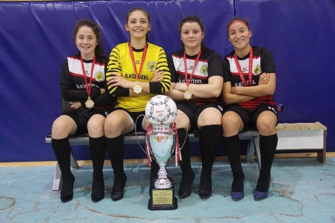 Topuklu Kramponların Hedefi İsrail&rsquo;de D&uuml;nya Şampiyonluğu