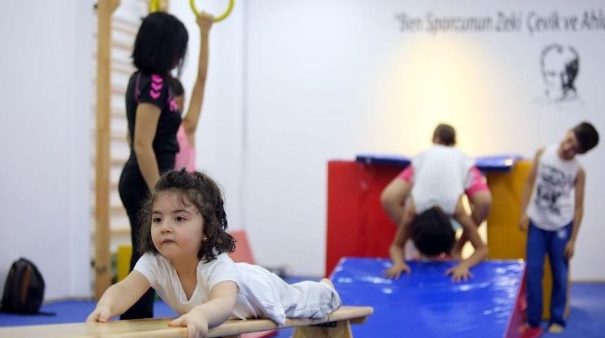 B&uuml;lent Ecevit Spor Tesisi&rsquo;ne &Ccedil;ocuk Jimnastik Salonu