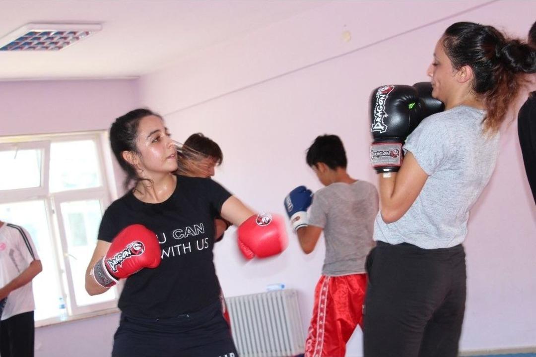 Kız Kardeşler Kilo Problemini 3 Yılda Spor Yaparak &Ccedil;&ouml;zd&uuml;