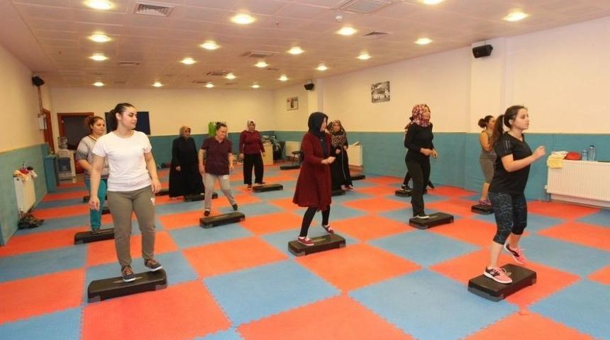 İstasyon Mahallesi Sakinleri Başkan K&ouml;şker&rsquo;e Teşekk&uuml;r Etti