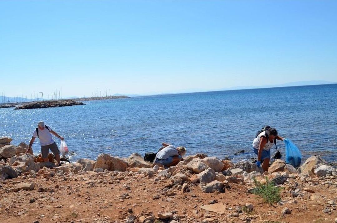 Yabancılar Kıyı Temizliğine Dikkat &Ccedil;ekti