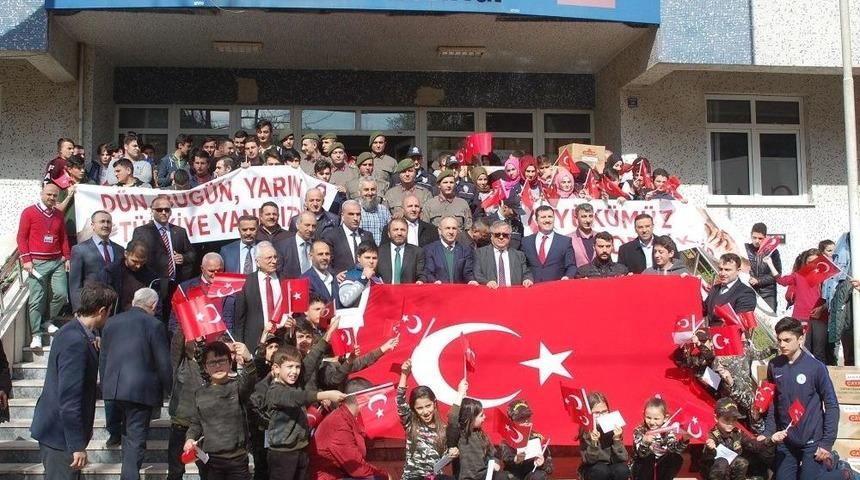 İyidere&rsquo;den Afrin&rsquo;e 2 Tır Dolusu Malzeme Yola &Ccedil;ıktı