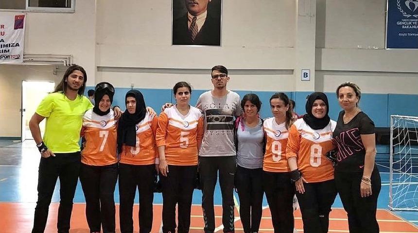 Muratpaşa&rsquo;nın Desteğiyle Şampiyonluğa Y&uuml;r&uuml;yorlar.