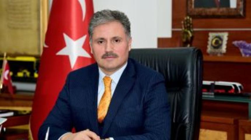Ahmet &Ccedil;akır&rsquo;ın Kadınlar G&uuml;n&uuml; Mesajı